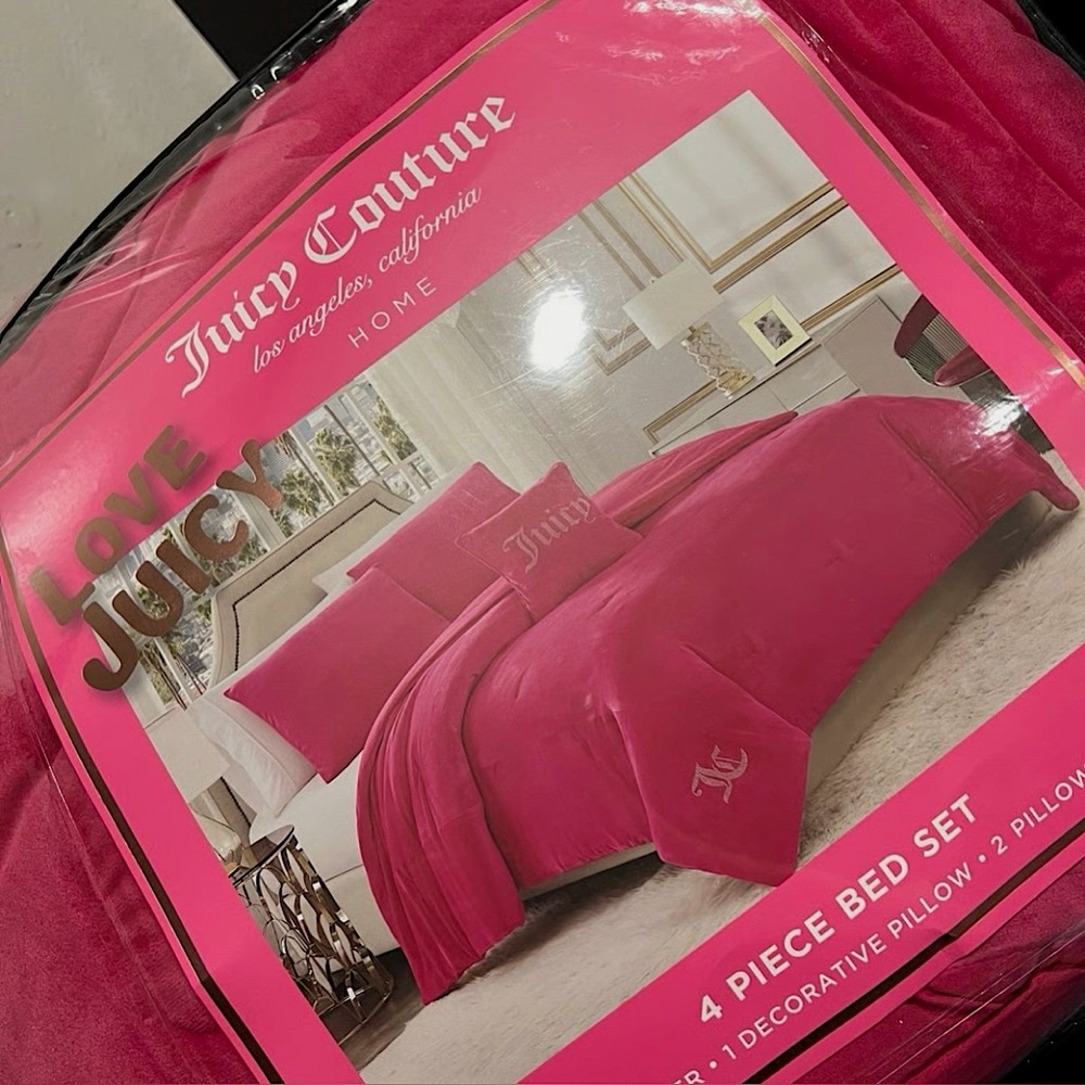 Queen size pink velour juicy comforter